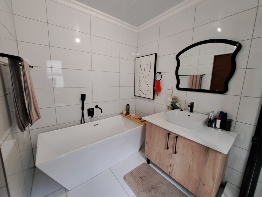 To Let 3 Bedroom Property for Rent in Cashan North West